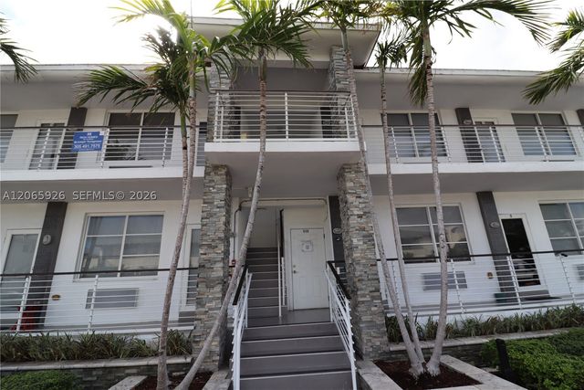 540 74th St 15, Miami Beach, FL 33141