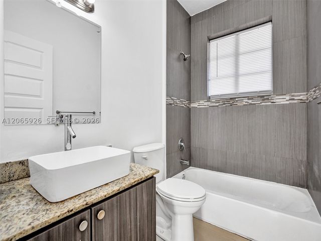 540 74th St 15, Miami Beach, FL 33141