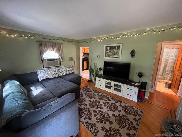 149 Deepwood Drive, Manchester, CT 06040