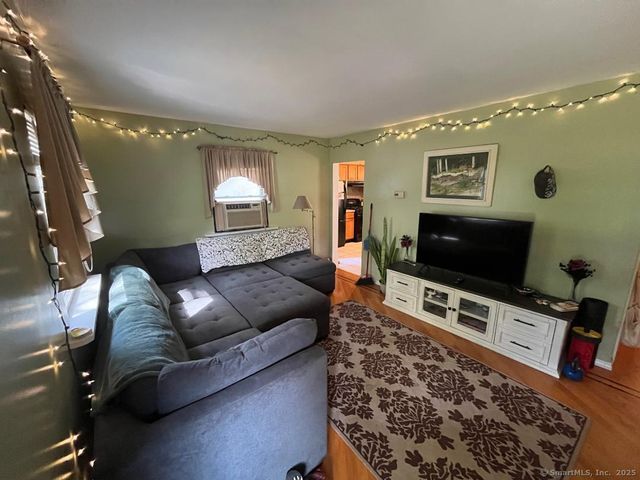 149 Deepwood Drive, Manchester, CT 06040
