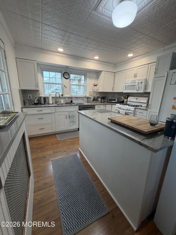 67 E Street, Seaside Park, NJ 08752