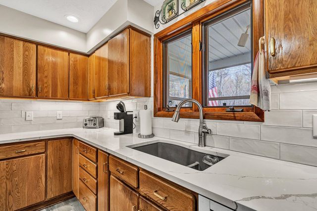 90 Middlecreek CT, Moneta, VA 24121