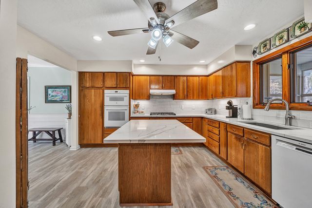 90 Middlecreek CT, Moneta, VA 24121