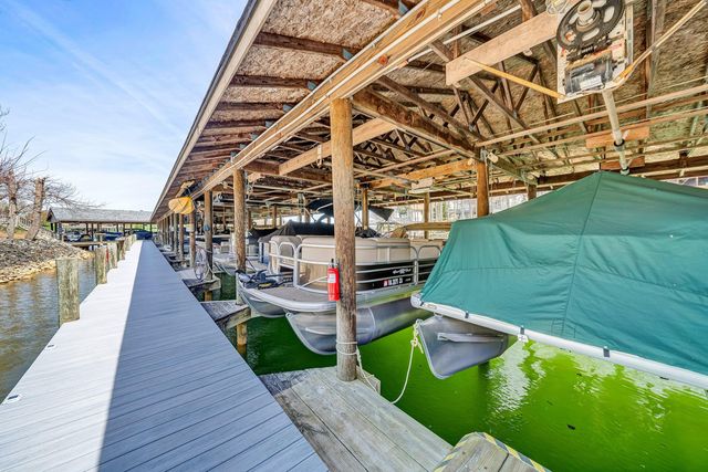 90 Middlecreek CT, Moneta, VA 24121