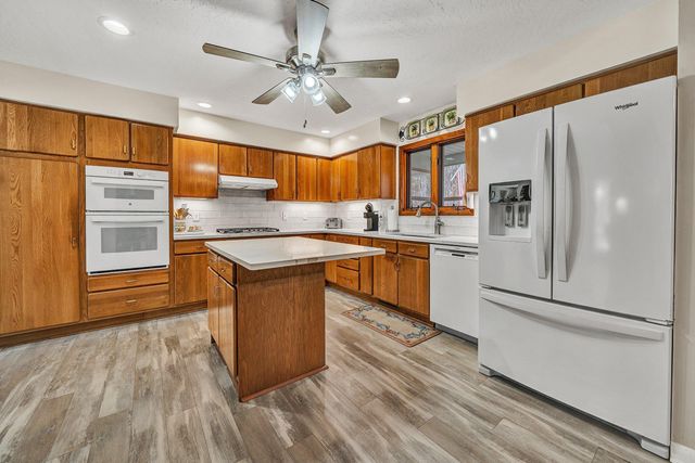 90 Middlecreek CT, Moneta, VA 24121