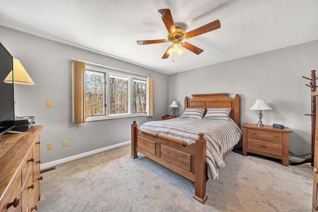 90 Middlecreek CT, Moneta, VA 24121