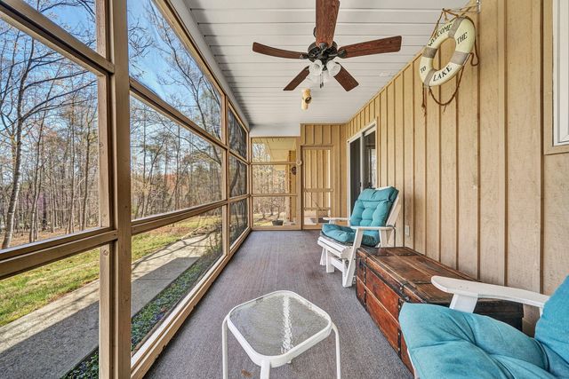 90 Middlecreek CT, Moneta, VA 24121