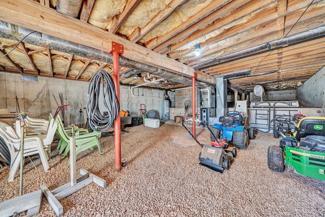 90 Middlecreek CT, Moneta, VA 24121