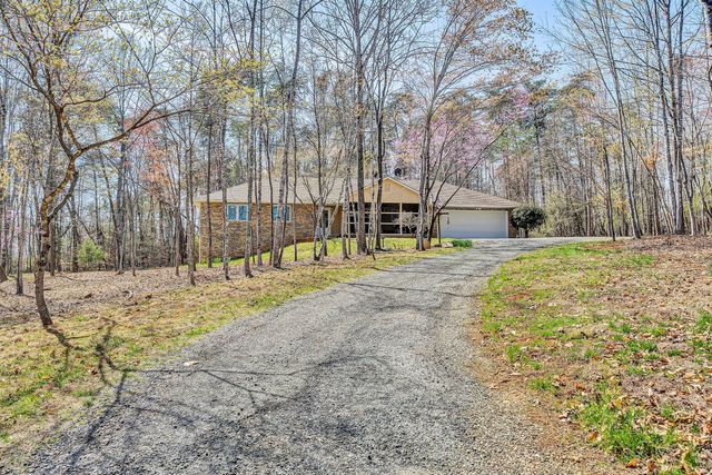 90 Middlecreek CT, Moneta, VA 24121