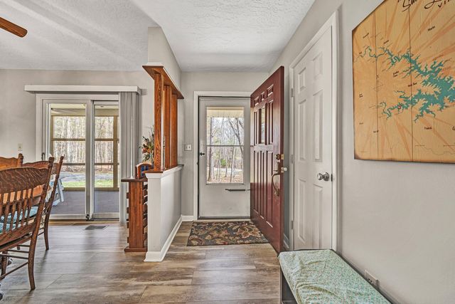 90 Middlecreek CT, Moneta, VA 24121