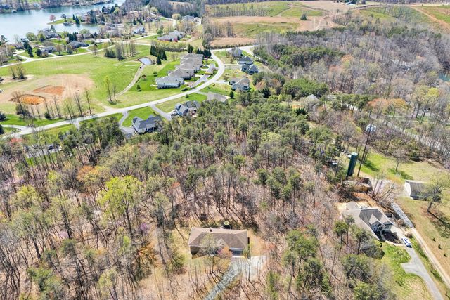 90 Middlecreek CT, Moneta, VA 24121