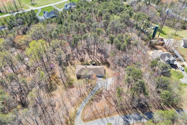 90 Middlecreek CT, Moneta, VA 24121