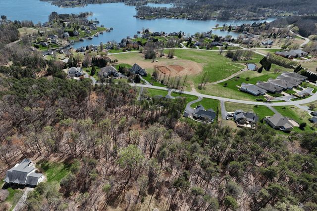 90 Middlecreek CT, Moneta, VA 24121