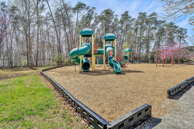 90 Middlecreek CT, Moneta, VA 24121