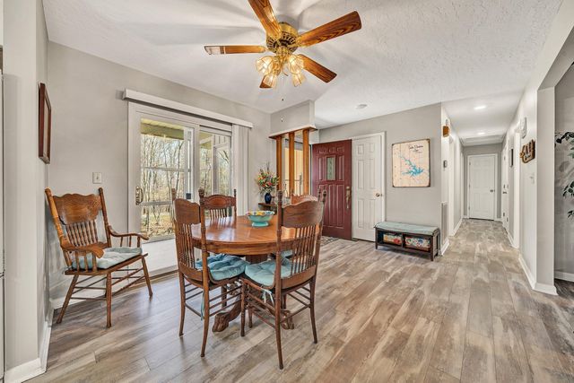 90 Middlecreek CT, Moneta, VA 24121