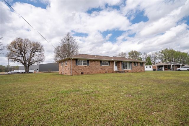 717 Brenda Ave, Loretto, TN 38469
