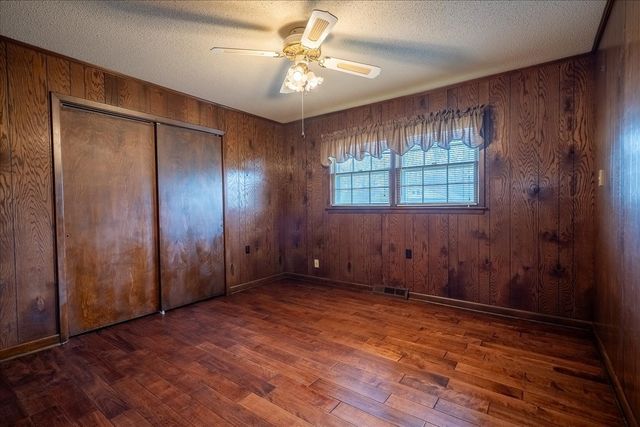 717 Brenda Ave, Loretto, TN 38469