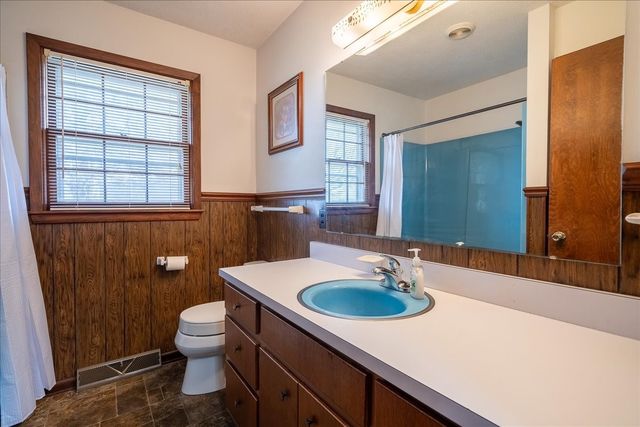 717 Brenda Ave, Loretto, TN 38469