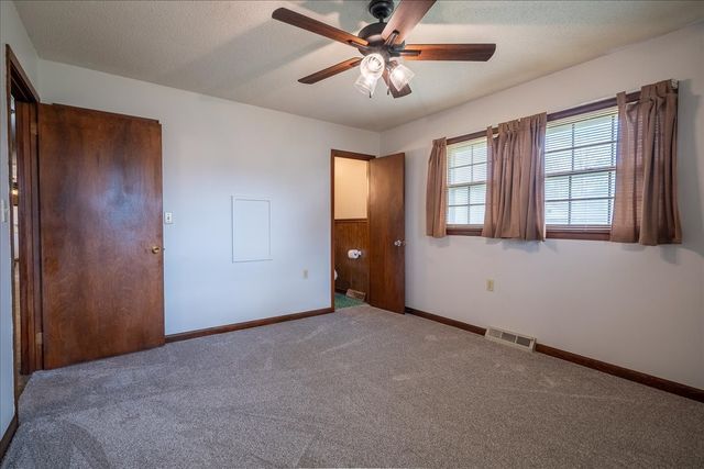 717 Brenda Ave, Loretto, TN 38469