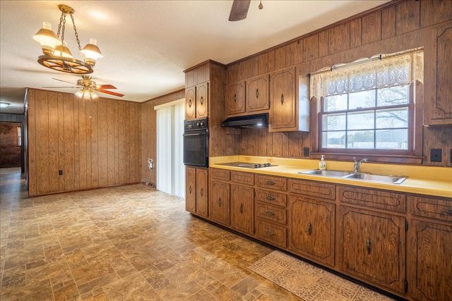 717 Brenda Ave, Loretto, TN 38469