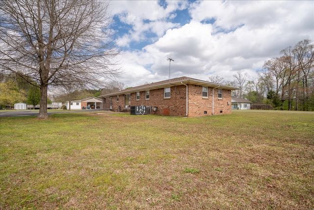 717 Brenda Ave, Loretto, TN 38469