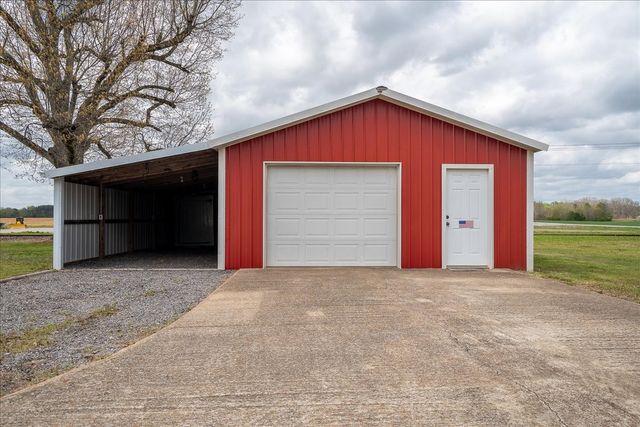 717 Brenda Ave, Loretto, TN 38469