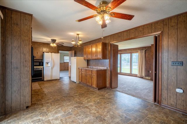 717 Brenda Ave, Loretto, TN 38469