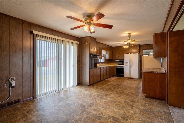 717 Brenda Ave, Loretto, TN 38469