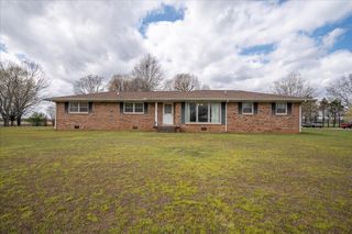 717 Brenda Ave, Loretto, TN 38469