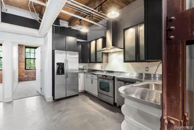 6533 E Jefferson Avenue 124, Detroit, MI 48207