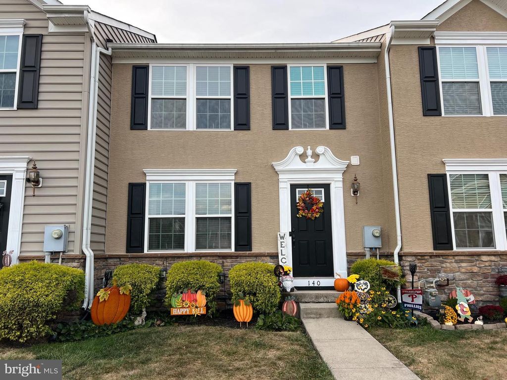 140 SANDPIPER CT, Gilbertsville, PA 19525