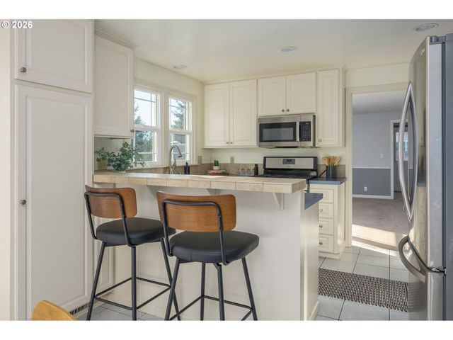 2580 ELYSIUM Ave, Eugene, OR 97401