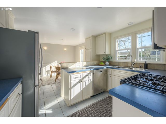 2580 ELYSIUM Ave, Eugene, OR 97401