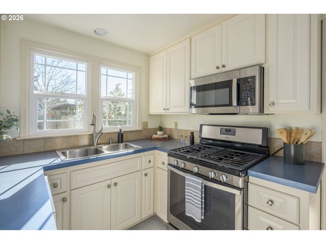 2580 ELYSIUM Ave, Eugene, OR 97401