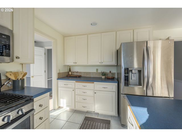 2580 ELYSIUM Ave, Eugene, OR 97401