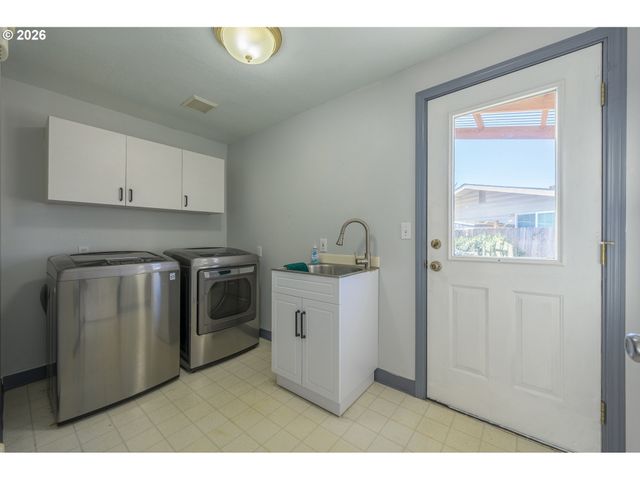 2580 ELYSIUM Ave, Eugene, OR 97401