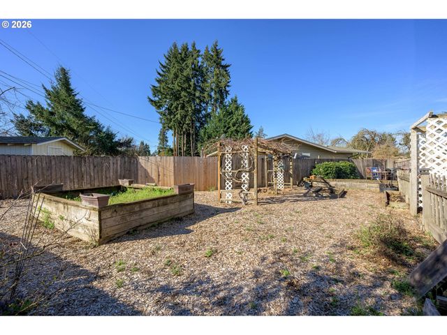 2580 ELYSIUM Ave, Eugene, OR 97401