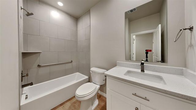 6933 Labelle Drive, Warr Acres, OK 73132