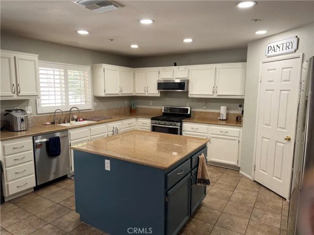 1102 Alexis, Redlands, CA 92374