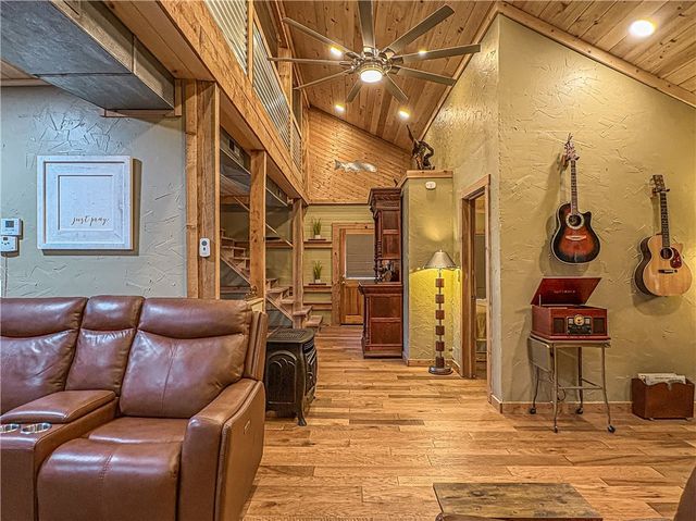 2268 MC 6035, Yellville, AR 72687