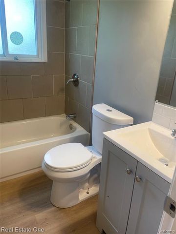 28148 Fairfax Street, Southfield, MI 48076