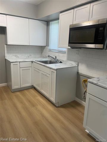 28148 Fairfax Street, Southfield, MI 48076