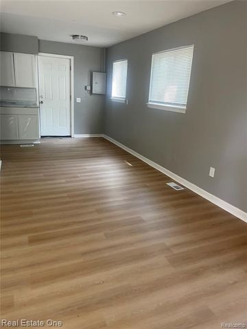 28148 Fairfax Street, Southfield, MI 48076