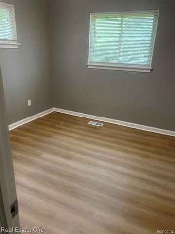 28148 Fairfax Street, Southfield, MI 48076