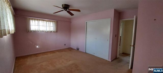 412 Flaker Drive, Wyckoff, NJ 07481