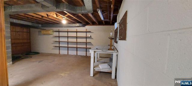 412 Flaker Drive, Wyckoff, NJ 07481