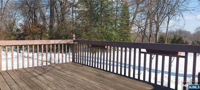 412 Flaker Drive, Wyckoff, NJ 07481