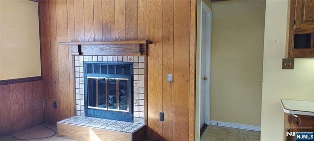 412 Flaker Drive, Wyckoff, NJ 07481