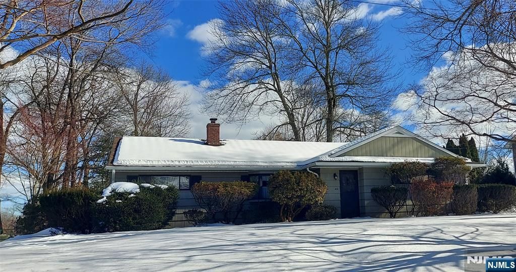 412 Flaker Drive, Wyckoff, NJ 07481