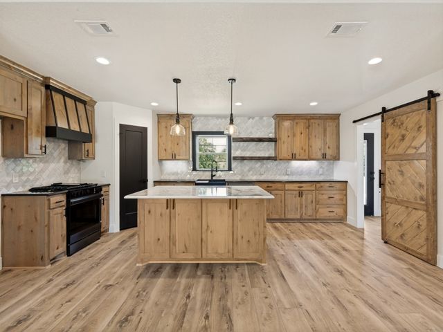 271 Rolling Ranch Boulevard, Alvord, TX 76225